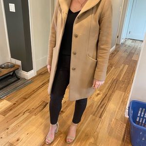 Aritzia cocoon coat in camel size M